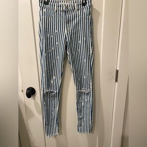 Zara Blue and White Striped Ripped Jeans (size 5)